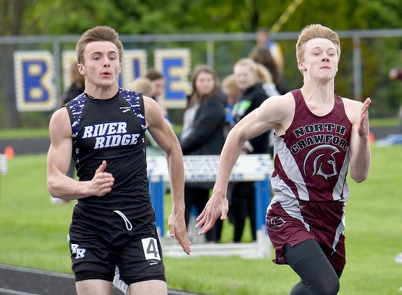 Munson runs