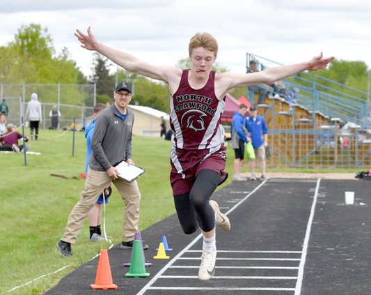 Munson jumps