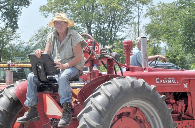Tractor 4