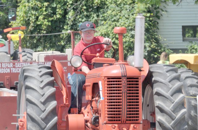 Tractor 8